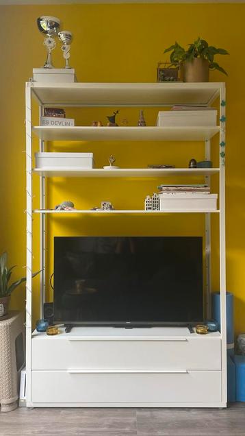 Witte TV meubel/wandkast met verstelbare planken beschikbaar voor biedingen