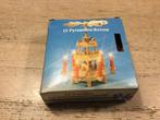 Kerst. Doos met 12 pyramide kaarsen., Ophalen of Verzenden, Nieuw