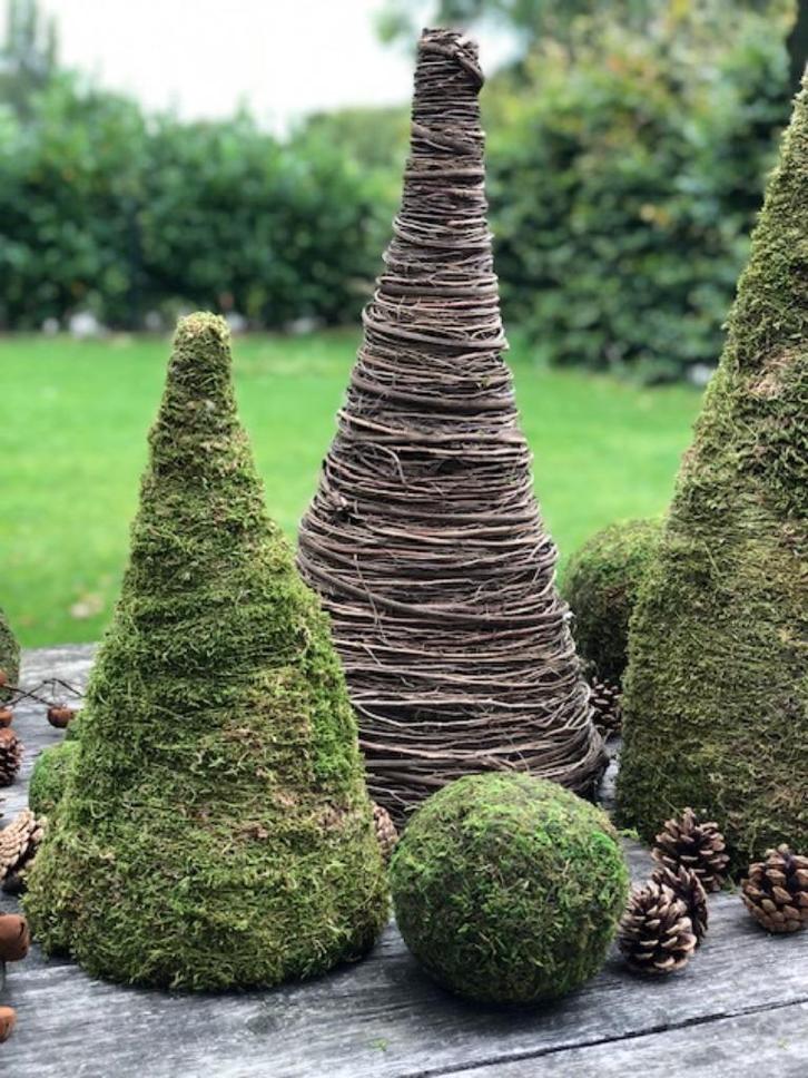 NIEUW BINNEN: MOS BOOM kerstboom boom van mos, Diversen, Kerst, Nieuw, Ophalen of Verzenden