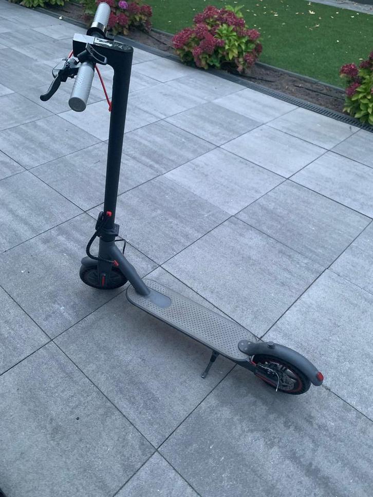 Elektrische step, Fietsen en Brommers, Steps, Zo goed als nieuw, Elektrische step (E-scooter), Ophalen