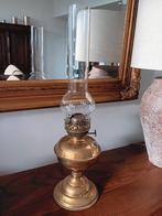 Oude olielamp met glazen kap, Ophalen of Verzenden