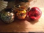 B081 set van 3 oude kerstbal groen, brons en rood met engel, Ophalen of Verzenden, Gebruikt