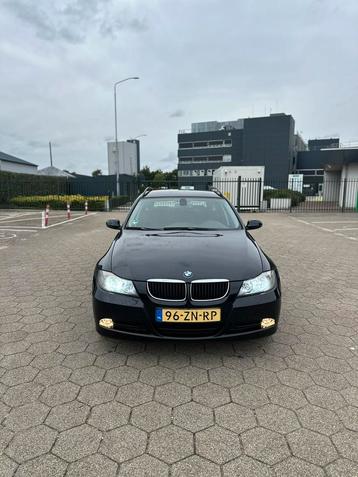 BMW 3-Serie 2.0 318 I Touring 2008 Zwart beschikbaar voor biedingen