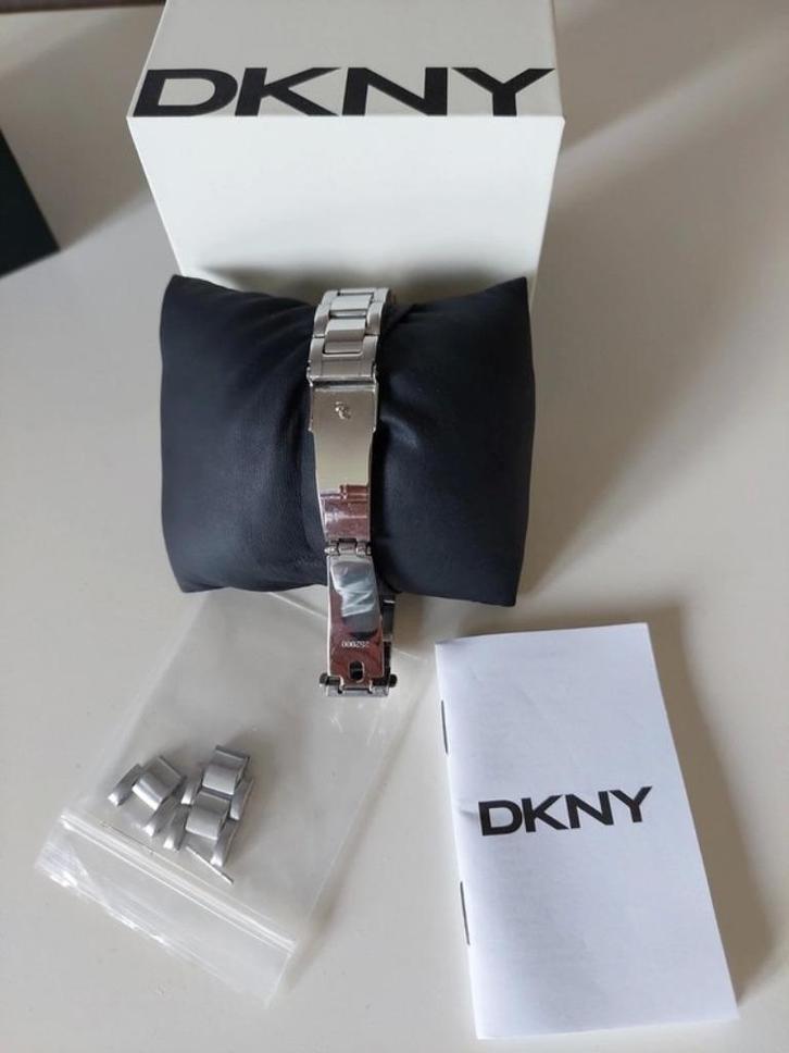 Horloge dames merk DKNY - zo goed als nieuw, Sieraden, Tassen en Uiterlijk, Horloges | Dames, Zo goed als nieuw, Polshorloge, DKNY