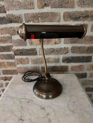 Tafel lamp van koper beschikbaar voor biedingen