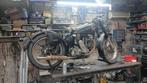 Gevraagd voor een 41er Matchless de 4 bouten tankbevestiging, Motoren, Ophalen of Verzenden