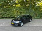 Skoda Octavia 1.6 TDI DSG Elegance line, Auto's, Skoda, Euro 5, Stof, Zwart, 4 cilinders