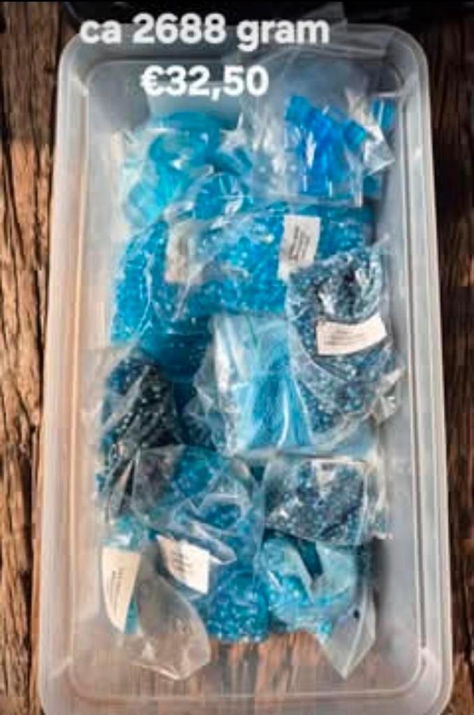 Glaskralen prijs is per bak vanaf €22,50, Hobby en Vrije tijd, Kralen en Sieraden maken, Nieuw, Kraal, Ophalen of Verzenden