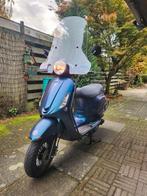 Vespa Look BROM 2022! (Riva vespa zip btc momo senzo geel), Fietsen en Brommers, Scooters | Overige merken, Ophalen, Zo goed als nieuw