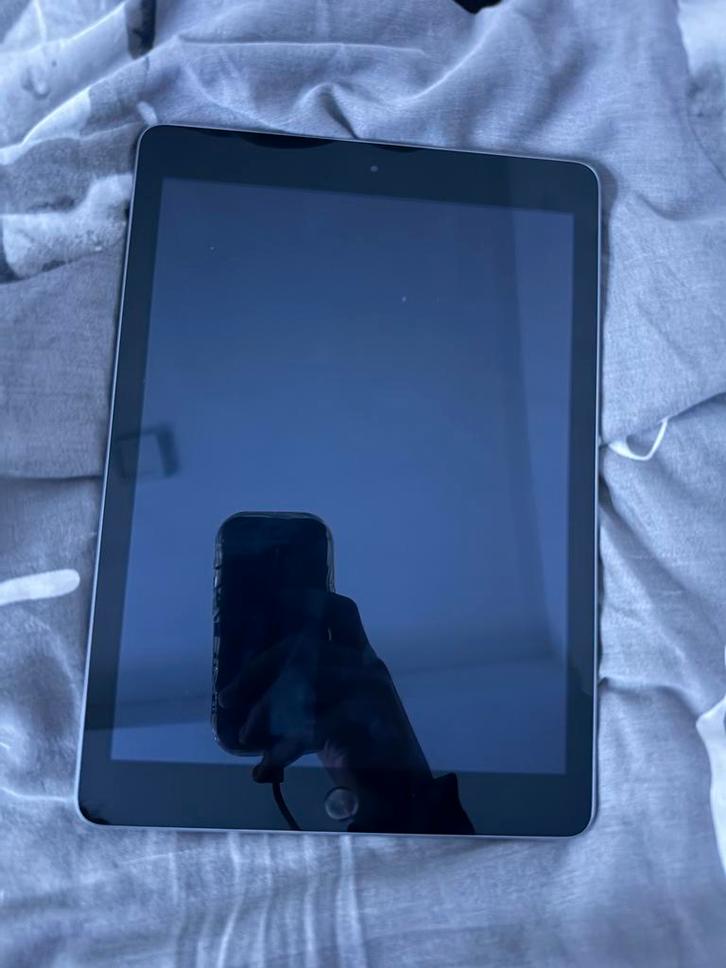 Apple iPad 5e generatie 32GB - Goed!, Computers en Software, Apple iPads, Gebruikt, Apple iPad, Wi-Fi, 10 inch, 32 GB, Grijs, Ophalen