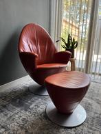 Leren stoel met poef. Oranje, draaibaar en kantelbaar, Huis en Inrichting, Fauteuils, Ophalen, Gebruikt, 75 tot 100 cm, Leer