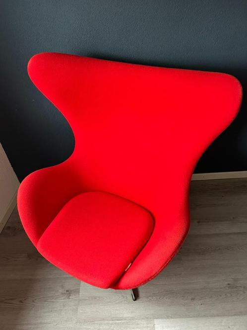 Fritz Hansen Egg Chair rood, Huis en Inrichting, Fauteuils, Zo goed als nieuw, Metaal, Stof, 75 tot 100 cm, 75 tot 100 cm, Ophalen