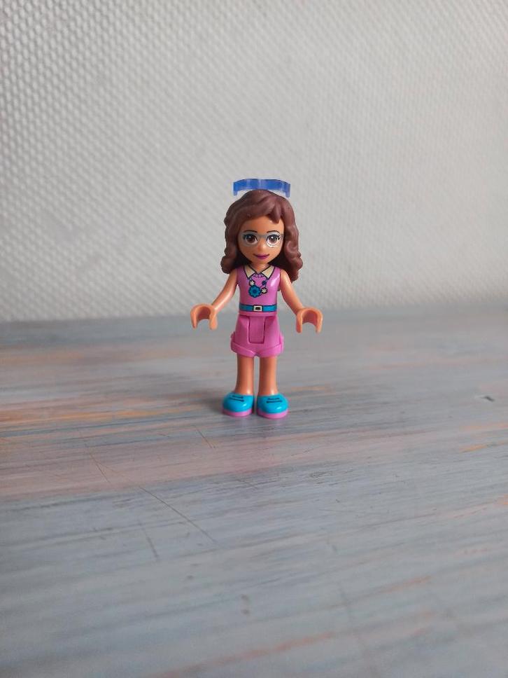 Lego Friends Poppetje Olivia - Uit 41383 Hamsterspeelplaats, Kinderen en Baby's, Speelgoed | Duplo en Lego, Zo goed als nieuw