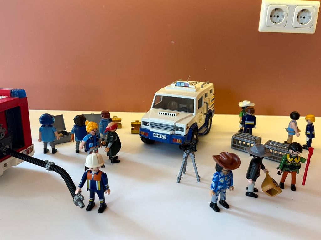 Playmobil Geldtransport auto (politie) & Brandweerwagen, Ophalen of Verzenden, Zo goed als nieuw, Jongen of Meisje
