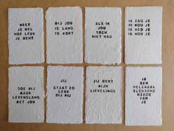 Kaarten van handgeschept papier beschikbaar voor biedingen