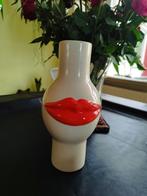 Vaas met rode lippen, aardewerk, Overige kleuren, Aardewerk of Porselein, Nieuw, Ophalen of Verzenden