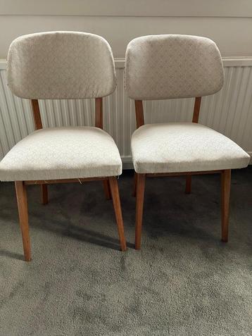 Twee nette stoelen