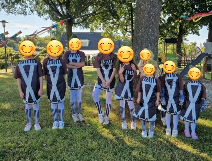 Oempa loempa/willy wonka/feest/versierde wagen, Hobby en Vrije tijd, Feestartikelen, Zo goed als nieuw, Ophalen of Verzenden