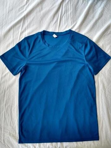 NIEUW sportshirt maat M beschikbaar voor biedingen