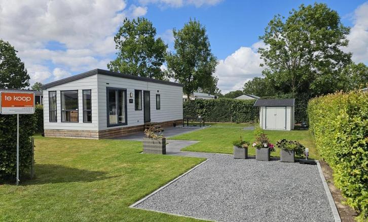 Chalet , bouwjaar 2021 , 340 vierkante meter plek., Caravans en Kamperen, Stacaravans, tot en met 2, Ophalen