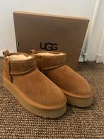UGGS HOGE ZOOL MAAT 38, Kleding | Dames, Schoenen, Ophalen of Verzenden, Zo goed als nieuw, Zwart, Hoge laarzen