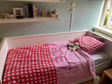 HEMNES BEDBANK beschikbaar voor biedingen