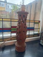 Houten Lampvoet met Uitgesneden Figuren, Ophalen