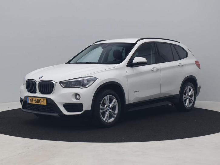 BMW X1 sDrive18i Executive | NAVI | TREKHAAK (bj 2017), Auto's, BMW, Bedrijf, Te koop, X1, ABS, Airbags, Airconditioning, Bluetooth