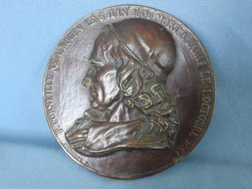 Apliquee toneelschrijver Pierre Corneille in brons  ca. 1825 beschikbaar voor biedingen