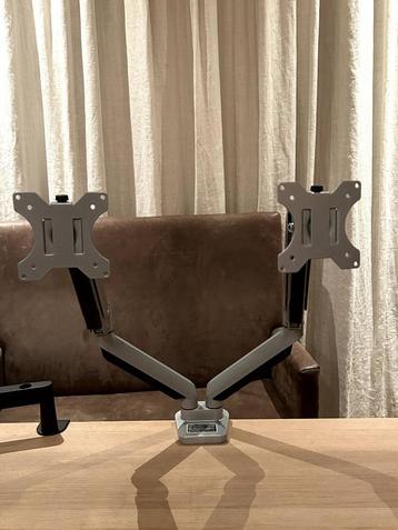 ErGear Double Monitor Arm beschikbaar voor biedingen