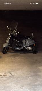 Vespa sprint 2020 brom, Fietsen en Brommers, Overige modellen, Ophalen of Verzenden, Zo goed als nieuw, Benzine