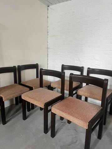 7 abstracte stoffen designstoelen beschikbaar voor biedingen