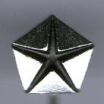 Chrysler zilverkleurig auto speldje 12X12 mm ( A_177 ), Verzenden, Nieuw, Transport, Speldje of Pin