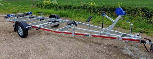 Nieuwe boottrailer, Watersport en Boten, Boottrailers, Zo goed als nieuw, Overige typen, Minder dan 1500 kg, 6 tot 9 meter, Verstelbare verlichting