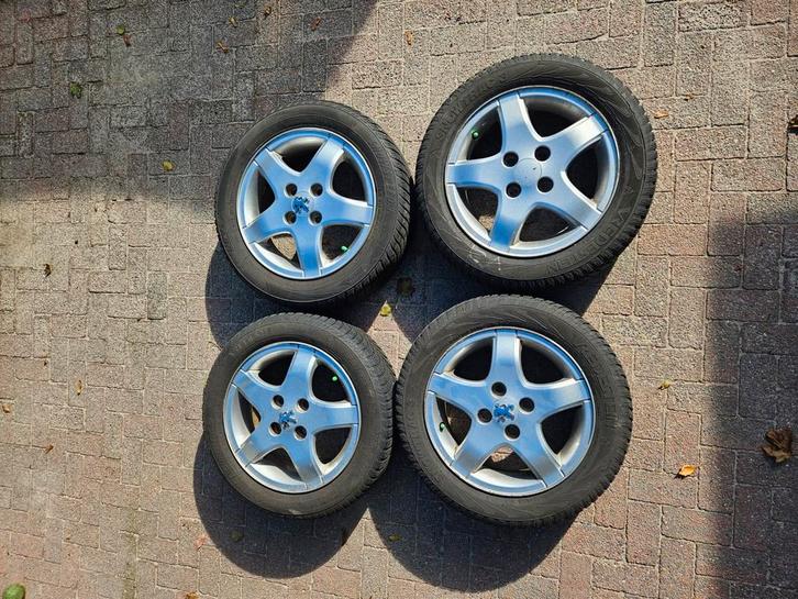 Originele peugeot 107 velgen met winterband, Auto-onderdelen, Ophanging en Onderstel, Ophalen of Verzenden