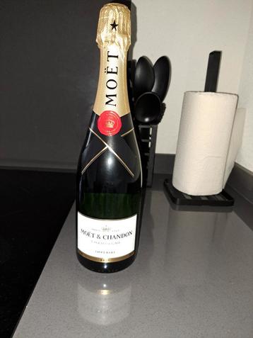 Champagne Moet & Chandon 750 ml beschikbaar voor biedingen