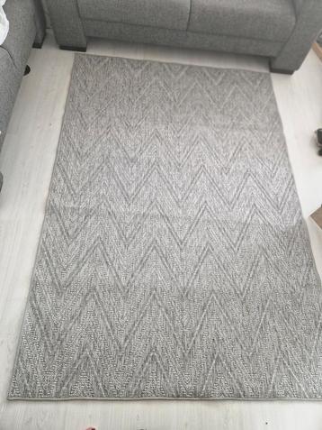 Vloerkleed lxb 232 x 159 cm beschikbaar voor biedingen