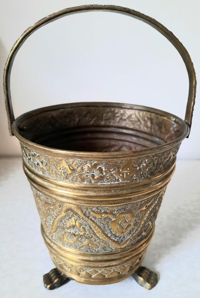 Antiek Geel koper emmertje bloempotje met onderschoteltje, Tuin en Terras, Bloempotten, Gebruikt, Overige materialen, Binnen, Minder dan 40 cm