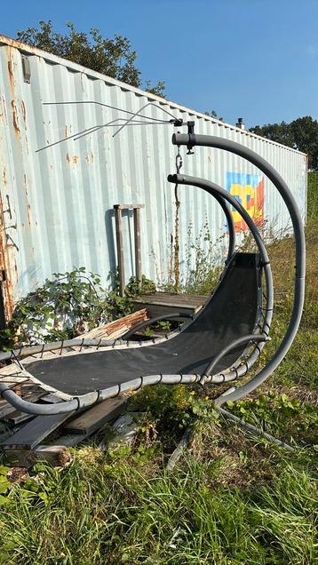 GRATIS Hangstoel beschikbaar voor biedingen