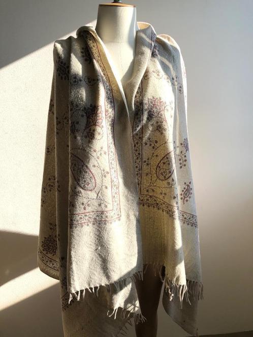 Grote wollen sjaal / omslag doek - nieuw, Kleding | Dames, Mutsen, Sjaals en Handschoenen, Nieuw, Sjaal, Ophalen of Verzenden