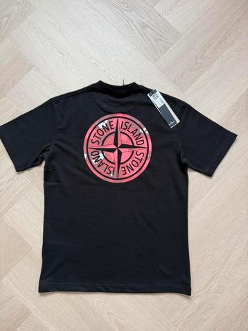 Stone island t shirt met rugprint beschikbaar voor biedingen