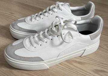 Nieuwe H&M sneakers – maat 43 beschikbaar voor biedingen