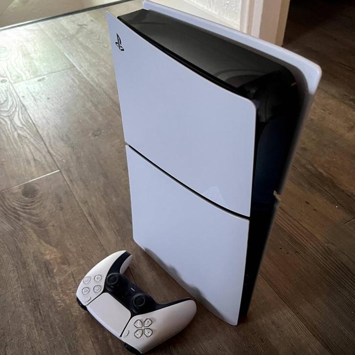 PlayStation 5 Digital Edition + Controller (Nieuwe Staat), Spelcomputers en Games, Spelcomputers | Sony PlayStation 5, Zo goed als nieuw