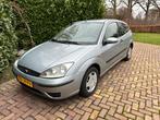Ford Focus 1.4 I Ambiente 3D 2002 Grijs, Auto's, 74 pk, Zwart, 4 cilinders, 49 €/maand