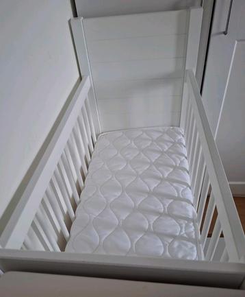 Te koop babywiegje kidsmill beschikbaar voor biedingen