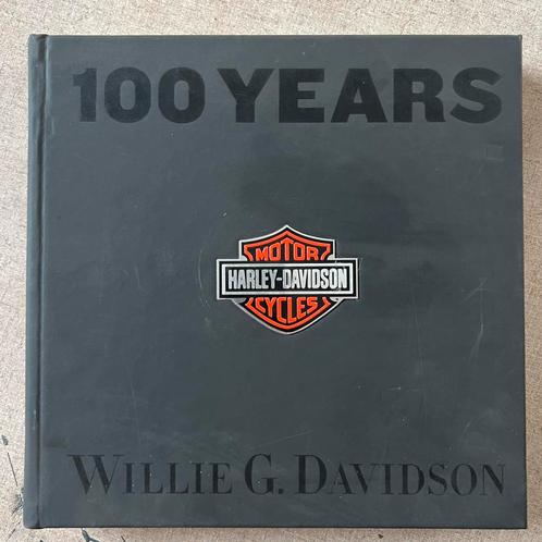 Boek 100 jaar Harley Davidson, Boeken, Motoren, Gelezen, Ophalen of Verzenden