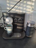 Nespresso koffiemachine met melkopschuimer, Witgoed en Apparatuur, Koffiezetapparaten, Ophalen, Gebruikt, Koffiemachine, 2 tot 4 kopjes