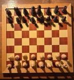 Schaakspel en damspel., Hobby en Vrije tijd, Gezelschapsspellen | Bordspellen, Ophalen of Verzenden, Zo goed als nieuw