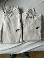 Nike Trainingspak Beige Maat M, Kleding | Dames, Nike, Ophalen of Verzenden, Nieuw, Beige