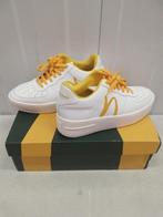 Speciale uitgave schoenen mc donalds maat 39, Ophalen of Verzenden, Zo goed als nieuw, Sneakers of Gympen